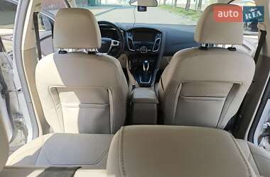Хэтчбек Ford Focus 2015 в 