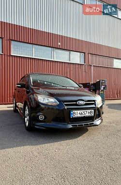 Хэтчбек Ford Focus 2013 в 