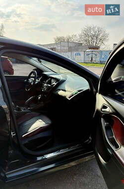 Хэтчбек Ford Focus 2013 в 