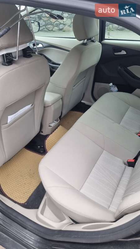 Седан Ford Focus 2015 в Киеве фото 6 Седан Ford Focus 2015 в Киеве
