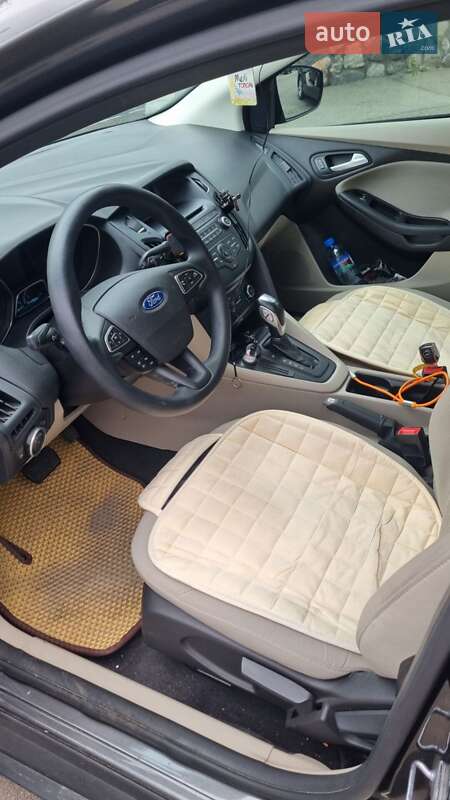 Седан Ford Focus 2015 в Киеве фото 5 Седан Ford Focus 2015 в Киеве