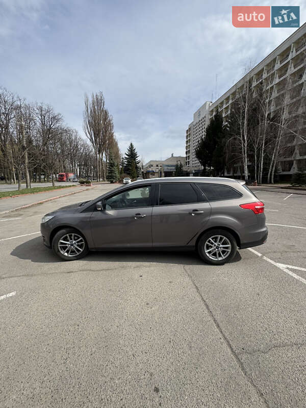 Универсал Ford Focus 2015 в Киеве фото 5 Универсал Ford Focus 2015 в Киеве