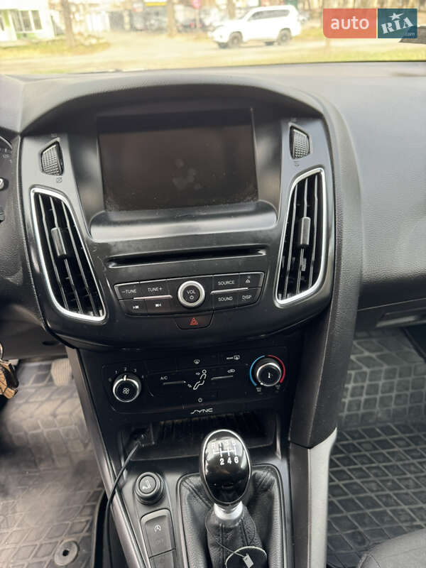 Универсал Ford Focus 2015 в Киеве фото 9 Универсал Ford Focus 2015 в Киеве