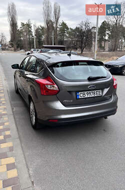 Хэтчбек Ford Focus 2011 в 