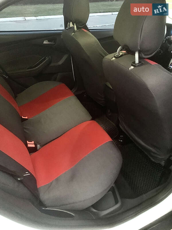 Седан Ford Focus 2012 в Сумах