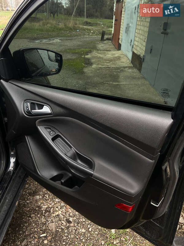 Седан Ford Focus 2015 в Лозовій