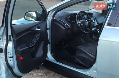 Хетчбек Ford Focus 2013 в 
