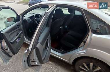 Седан Ford Focus 2005 в 