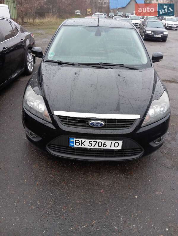 Хэтчбек Ford Focus 2010 в Ровно