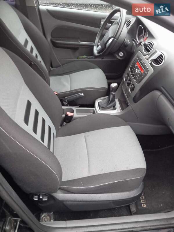 Хэтчбек Ford Focus 2010 в Ровно