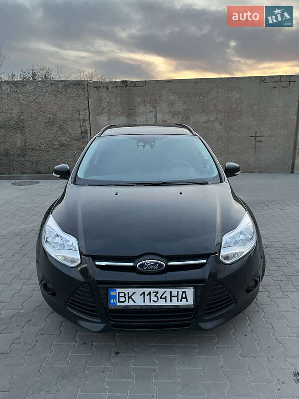 Універсал Ford Focus 2012 в Сарнах
