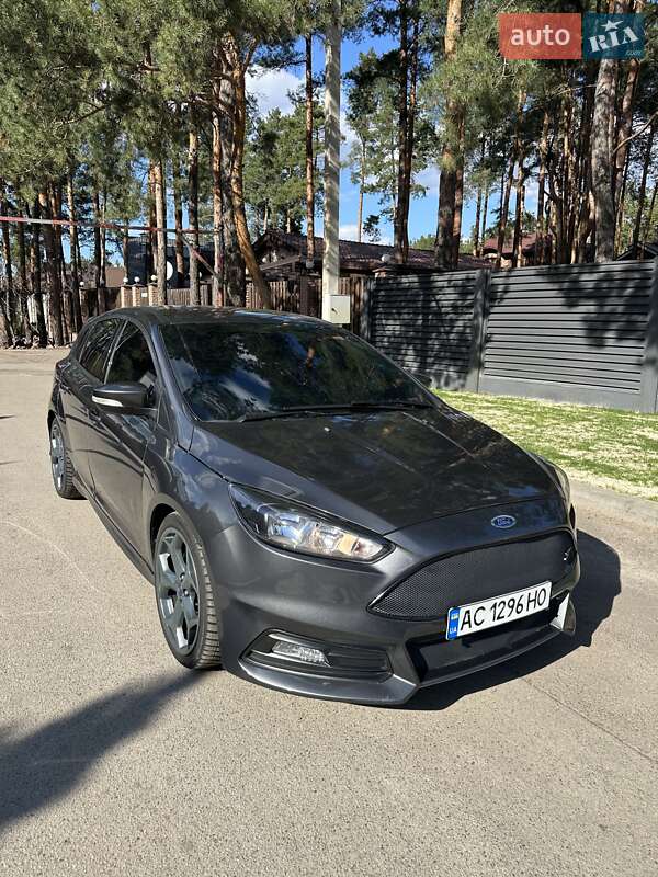 Хэтчбек Ford Focus 2017 в 