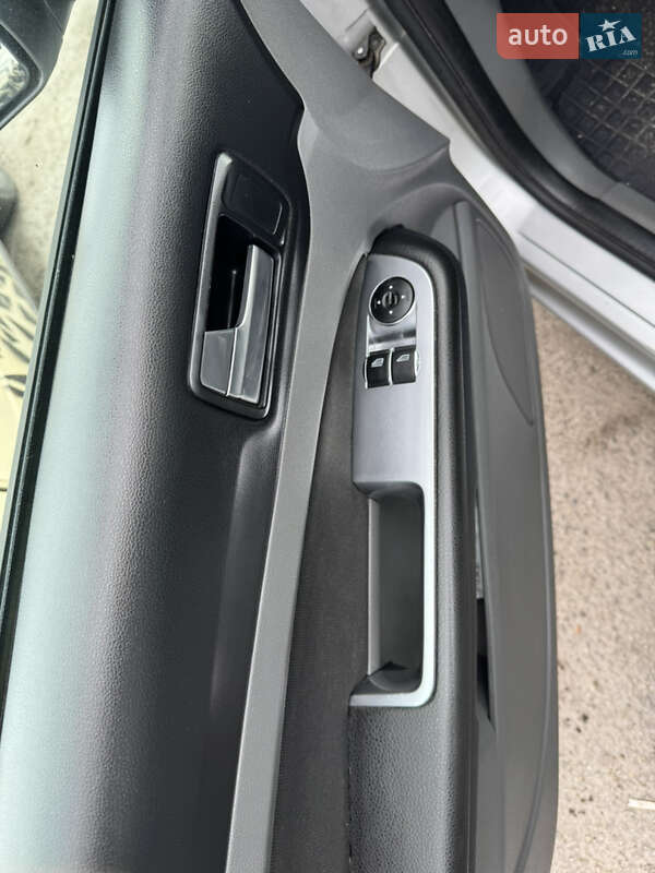 Хэтчбек Ford Focus 2010 в Запорожье фото 8 Хэтчбек Ford Focus 2010 в Запорожье