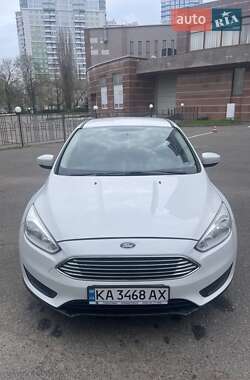 Хэтчбек Ford Focus 2015 в 