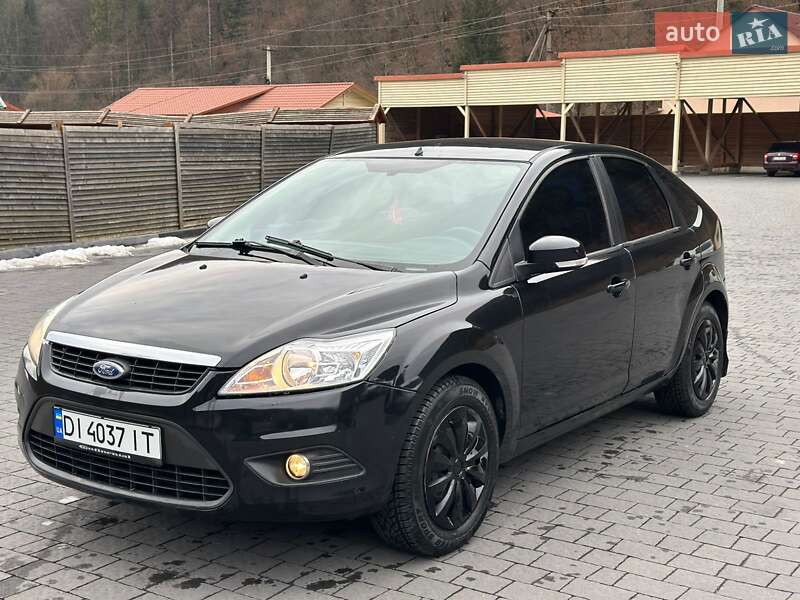 Хетчбек Ford Focus 2011 в Міжгір'ї