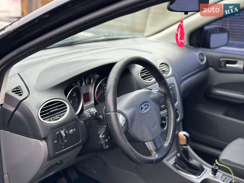 Хетчбек Ford Focus 2011 в Міжгір'ї