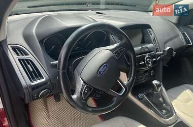 Хетчбек Ford Focus 2015 в 