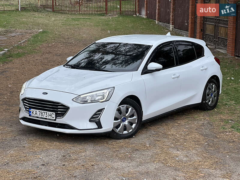 Хэтчбек Ford Focus 2019 в 
