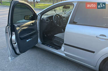 Хэтчбек Ford Focus 2006 в 