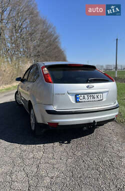 Хэтчбек Ford Focus 2006 в 