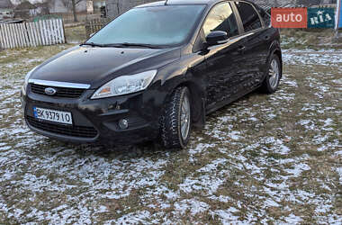 Хэтчбек Ford Focus 2011 в 