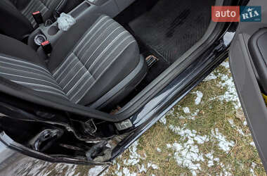 Хэтчбек Ford Focus 2011 в 