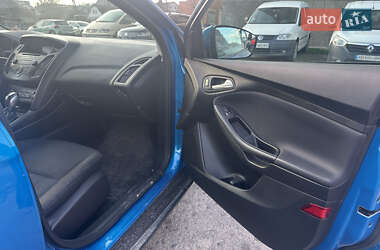 Седан Ford Focus 2015 в 