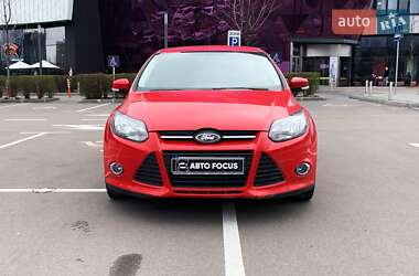 Хэтчбек Ford Focus 2012 в 
