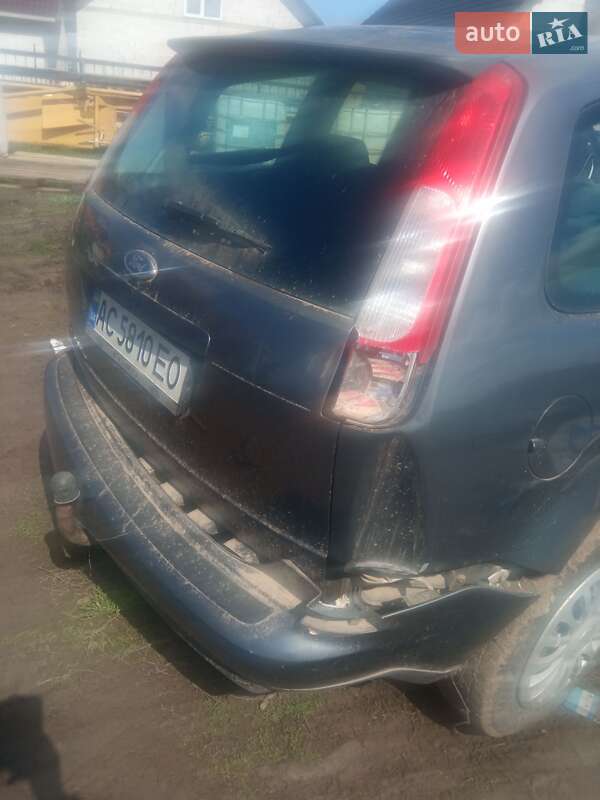 Минивэн Ford Focus 2005 в Горохове
