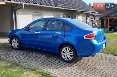 Седан Ford Focus 2010 в 