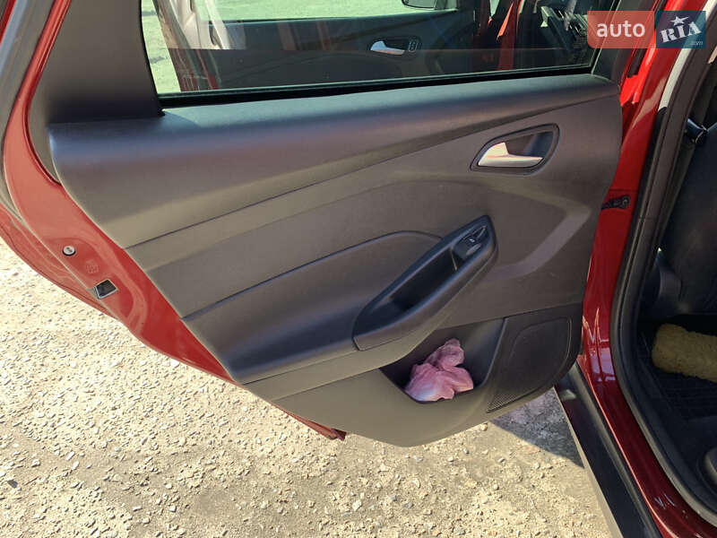 Седан Ford Focus 2015 в Сумах