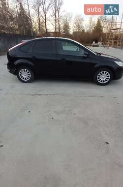 Хэтчбек Ford Focus 2011 в 