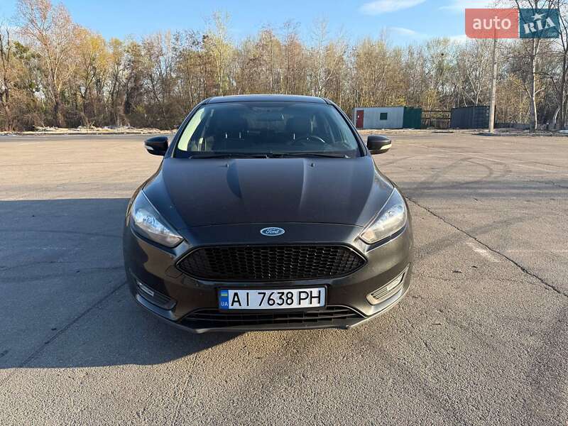 Хэтчбек Ford Focus 2015 в Киеве
