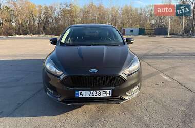 Хэтчбек Ford Focus 2015 в 