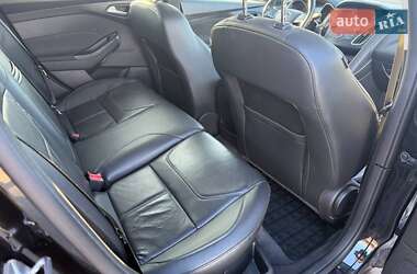 Хэтчбек Ford Focus 2015 в 
