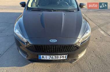 Хэтчбек Ford Focus 2015 в 