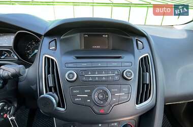 Седан Ford Focus 2015 в 