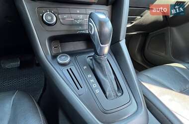 Седан Ford Focus 2015 в 