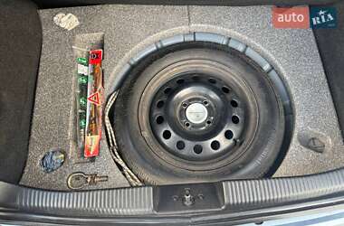 Хэтчбек Ford Focus 2004 в 