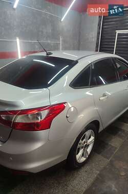 Седан Ford Focus 2014 в 
