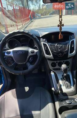 Седан Ford Focus 2012 в 