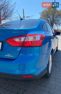 Седан Ford Focus 2012 в 