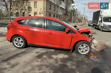 Хэтчбек Ford Focus 2013 в 