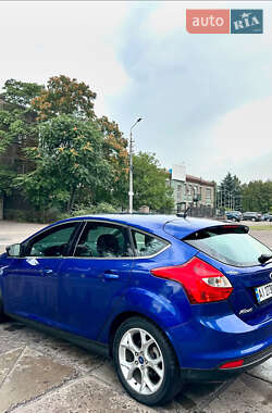 Хэтчбек Ford Focus 2012 в 