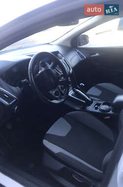 Хэтчбек Ford Focus 2012 в 