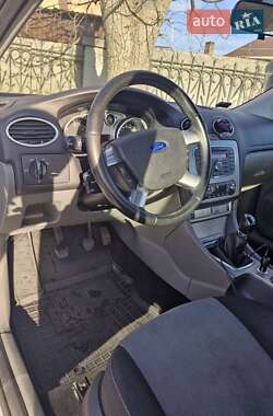 Хэтчбек Ford Focus 2010 в 