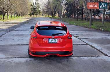 Хэтчбек Ford Focus 2016 в 