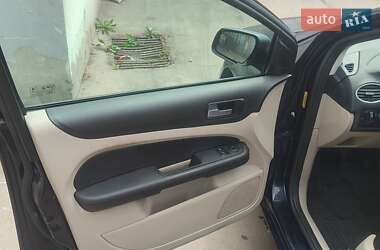 Хэтчбек Ford Focus 2004 в 