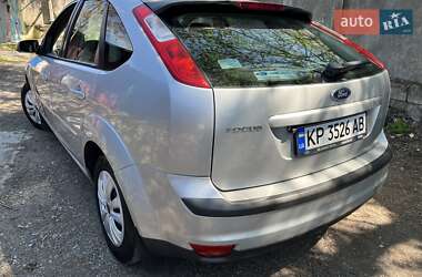 Хэтчбек Ford Focus 2007 в 