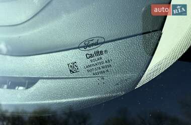 Хетчбек Ford Focus 2016 в 